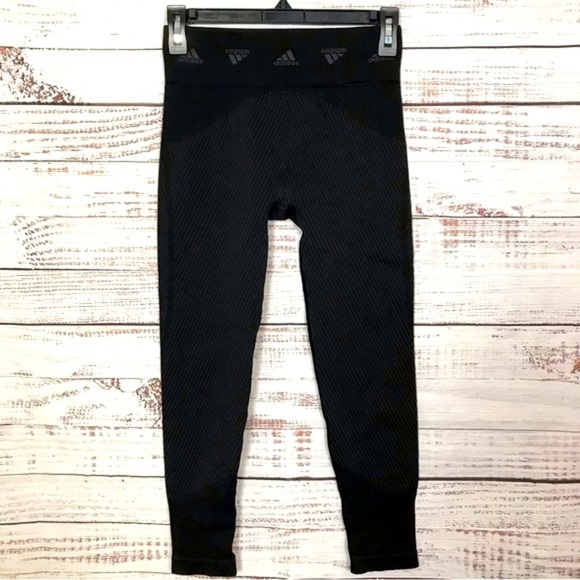 Adidas‎ compression black size medium cropped leggings - Picture 1 of 5